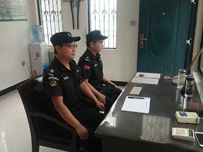 �������v